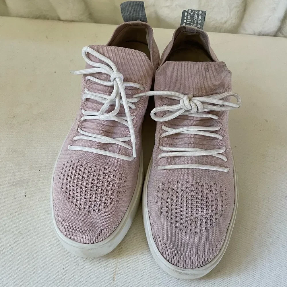 Steve Madden Brixie light pink with white lace fashion sneakers  size 10M